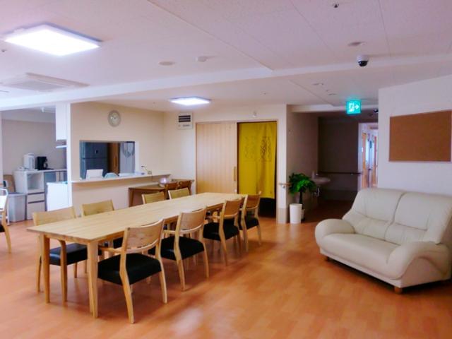 高齢者施設に医師が訪問しています