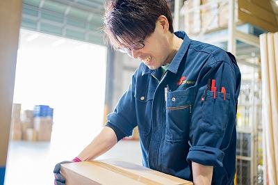 【大手企業現場でフォークリフト作業】残業ほとんどなし/高時給1600円/日払い制度あり/長期勤務OKカウンターリフト作業員