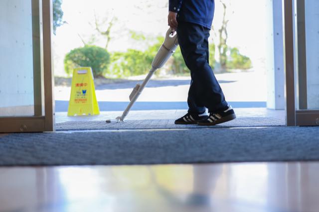 【築地駅・勝どき駅すぐ】土日祝はシッカリお休み♪Wワーク歓迎♪短時間オフィスビル清掃のお仕事☆オフィスビル清掃
