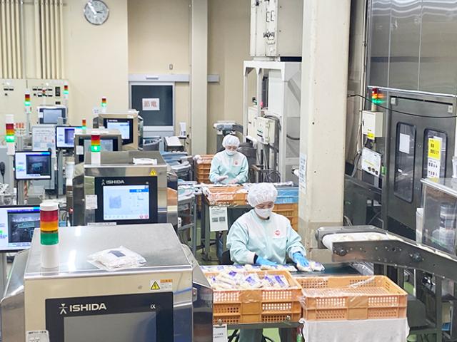 うどんなど人気商品多数の『恩地食品株式会社』で箱詰めのお仕事!定員になり次第締め切るので、お早めにご応募くださいね。