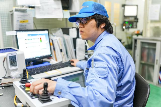20代や30代の社員も増加中！有名企業との取引が多数あり、将来にわたって業績は安定しています。
