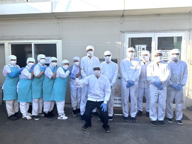 30代〜50代の男性・女性が活躍する職場です。
年齢の壁などはなく、仲の良い職場です◎