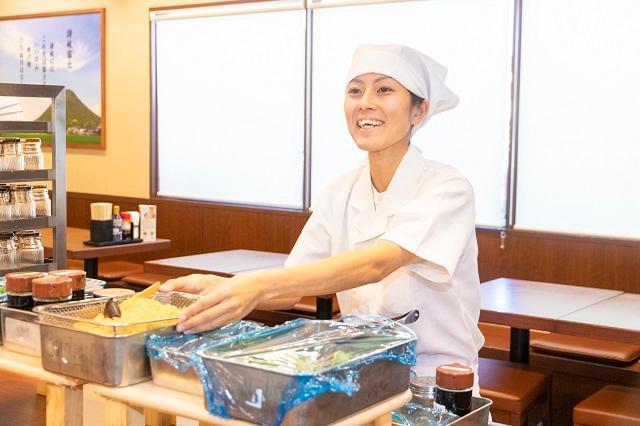 幅広い年代のスタッフの笑顔あり
柔軟シフトで時間を上手に使えます
経験不要「やりたい」の熱意を重視します