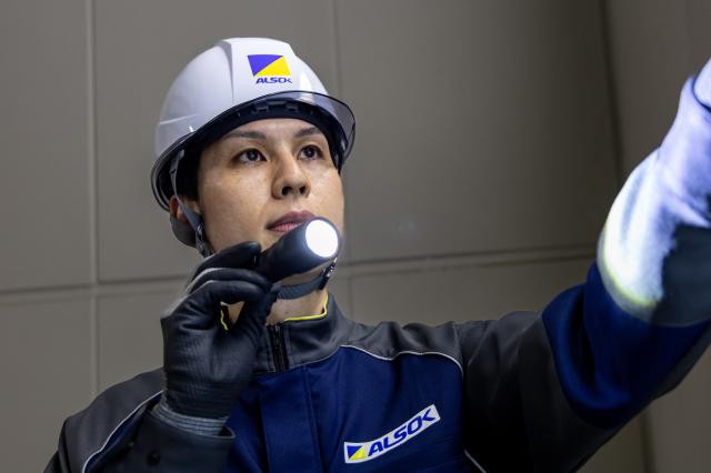 【配送センターの設備管理技術者】南港にある配送センターが勤務地！経験が生かせる安定感のあるお仕事です物流センターの設備管理技術者