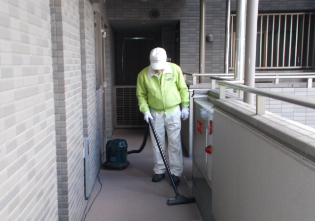 週5日（月〜金）、1日4時間30分の巡回清掃業務！土・日曜、祝日休み！マンション巡回清掃員