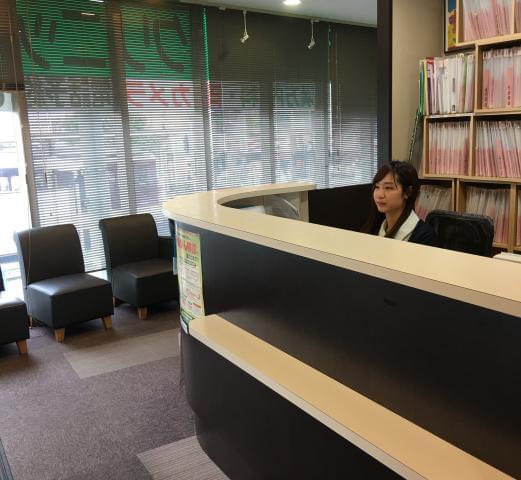 阪急駅前で通勤便利です。勤務時間は柔軟で、終業時間早く、残業はほぼありません。［1］看護師
［2］医療事務