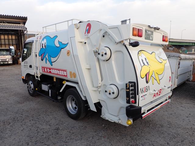 Wワークや定年退職後の再スタートにおすすめ／午前メインの積み込み作業／30代〜60代男性活躍中ゴミ収集車助手席乗車での積み込み助手