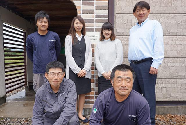 夏の終わりに『納涼会』、年末には『忘年会』を開催しています。日ごろ頑張っている仲間と仕事を忘れて楽しみましょう♪