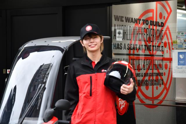 寒い季節にもピッタリ！アツアツ美味しいピザをお届け♪　未経験・バイトデビューも歓迎！　シフト自由◎ピザの宅配／デリバリー・配達