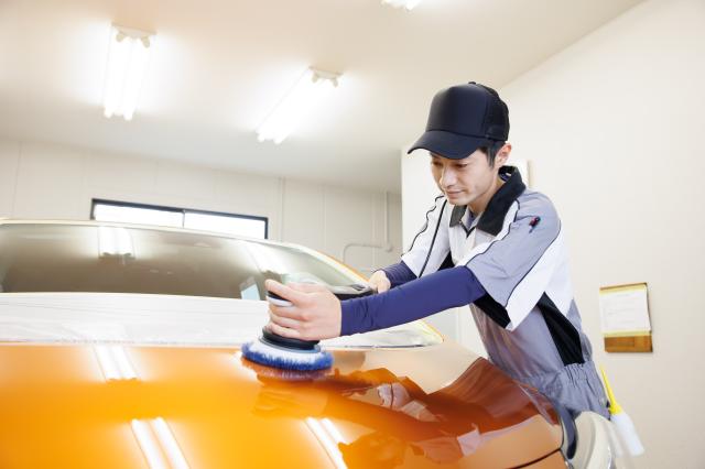 丁寧な指導の下、洗車・コーティングをします。