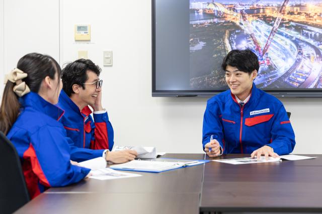 約半世紀以上にわたり様々な社会インフラを支えてきたヒラノクレーングループ!成長できる環境が整っていますよ!