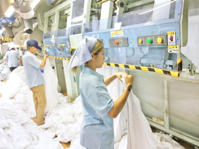 ＼＼夏休み限定短期バイト／／≪岩出市≫【リネン工場内の作業スタッフ】未経験＆バイトデビューOK！工場内作業スタッフ