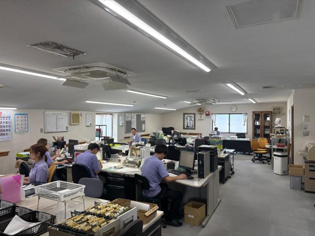 PCでの入力業務と帳票整理が主な仕事です。学歴・経験不問◎水日祝休み／1日6h／賞与年2回／車通勤可一般事務