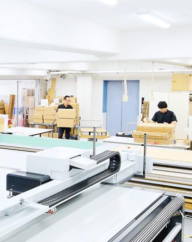 空調完備で年中快適◎
キレイな作業場で気持ちよく働けますよ♪