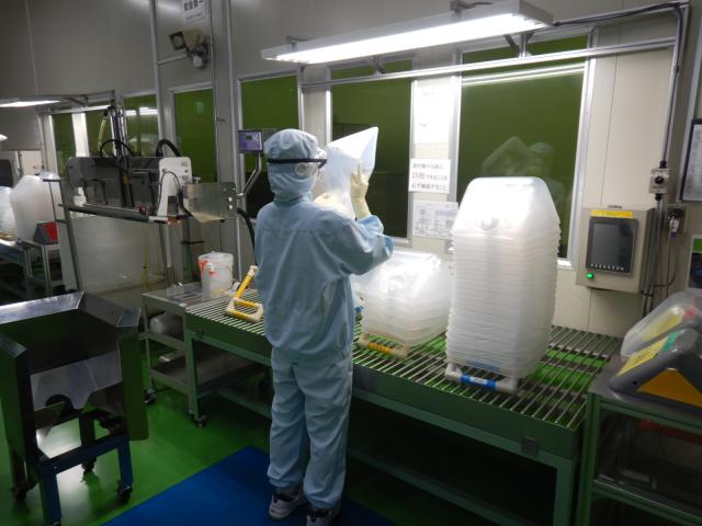 プラスチック容器の検査・箱詰め／土日休み／未経験歓迎／安定した企業基盤◎賞与年2回／快適な職場環境医療用プラスチック容器の検査・箱詰めスタッフ