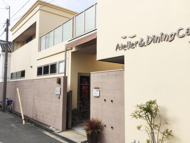 四季を感じられる中庭のある定員15名の小規模の介護施設♪
年齢問わず大歓迎！温かい家庭的なサービスを提供しています。