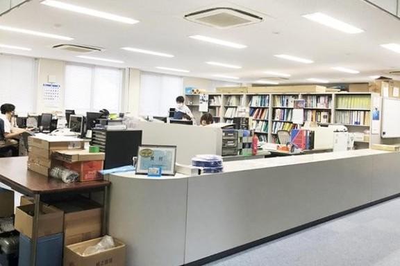 マイカー通勤OK＆交通費全額支給だから通勤ラクラク◎♪
経験ゼロからスタートできる職場です！