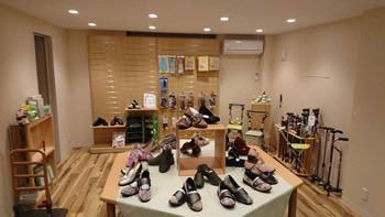 【江南市】土日祝休み！年間休日１２２日！正社員２名募集　人とお話することが好きな方必見のお仕事です♪福祉用具専門相談員（正社員）
※資格不問！未経験の方でも大丈夫です！
（入社後の資格取得支援制度あり）
※福祉用具専門相談員や介護福祉士資格ある方優遇します。