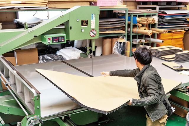 勤務先はJR「星田」駅から徒歩15分！
交通費支給アリ！バイク・自転車通勤OKです♪