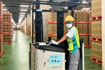 日勤中心のフォークリフト作業／花王製品を扱う安定環境／ピース単位のピッキングスタッフも同時募集フォークリフトオペレーター（倉庫内作業）