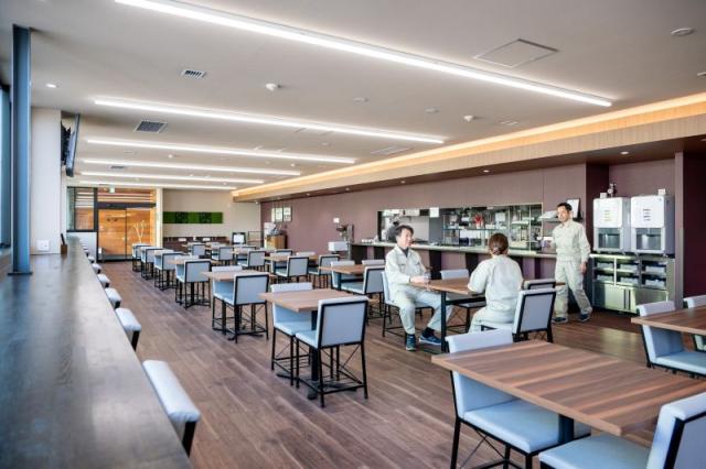 綺麗な社員食堂完備