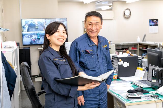 女性スタッフ、バリバリ活躍中!この道40年以上のベテランが指導するので安心感が違います。