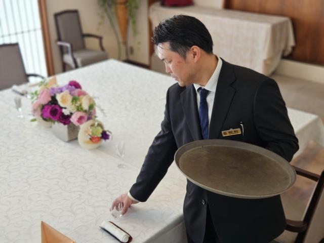 “人生の大切な節目に寄り添う”という特別なお仕事を、歴史ある寒川神社で始めてみませんか？まずはお気軽にご相談ください。