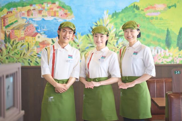 土日祝はさらに時給UP！週末勤務できる方大歓迎！ディナー〜深夜帯も大募集中！未経験・扶養内OK♪ホール（カスタマー）スタッフ