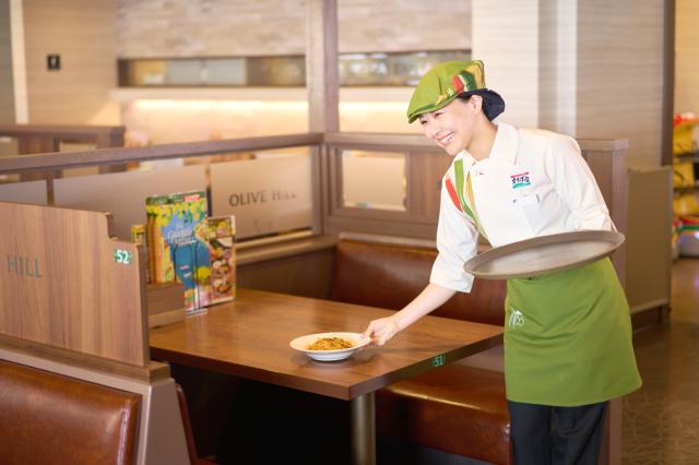土日祝はさらに時給UP！週末勤務できる方大歓迎！未経験・扶養内OK♪ホール（カスタマー）スタッフ