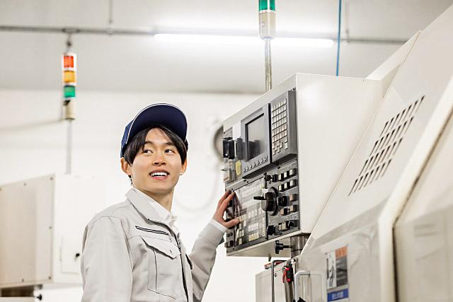 20代の若手から、中高年、シニアまで幅広く活躍中!「将来を見据えて挑戦したい」そんな方はぜひ当社へ。