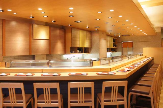 1日4H〜・週2日〜OK！寿司店ホールスタッフ／130年続く江戸前の味を京都で―未経験OK／駅チカお寿司屋さんのホールスタッフ