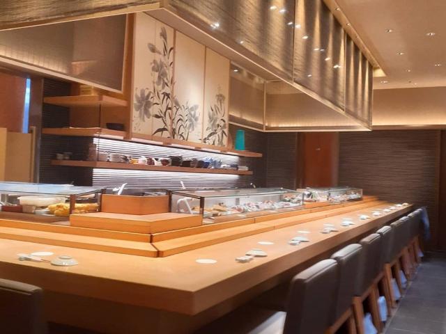 1日4H〜・週2日〜OK！寿司店ホールスタッフ／130年続く江戸前の味を名古屋で―未経験OK／駅チカお寿司屋さんのホールスタッフ