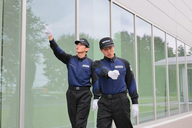 ALSOKは常駐警備がメインなので、交通警備のように暑さ寒さや天候に関係なく快適＆安定して働けます♪