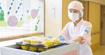 日京クリエイトのスタッフは女性ばかりで20〜50代のチームワークスタッフ