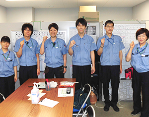 男女活躍中です。正社員求人です。オフィスビル内清掃なので冷暖房完備の現場が多いです。