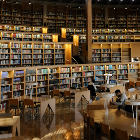 ＼国際教養大学で図書館司書／社宅補助★月給制＆昇給＆支援有♪国際教養大学中嶋記念図書館／司書／図書館業務全般／フルタイム／長期前提