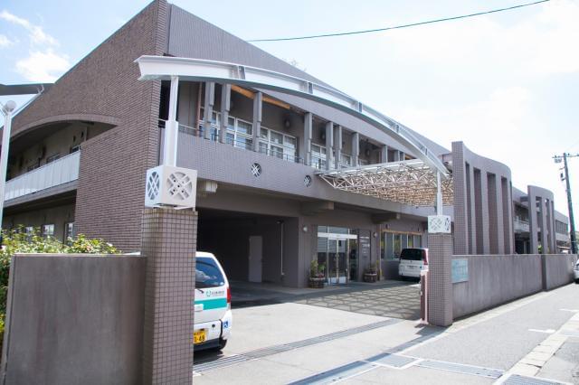 東急田園都市線「つきみ野」駅から徒歩5分の好立地！
車・バイク通勤も可で通いやすさがポイントです。