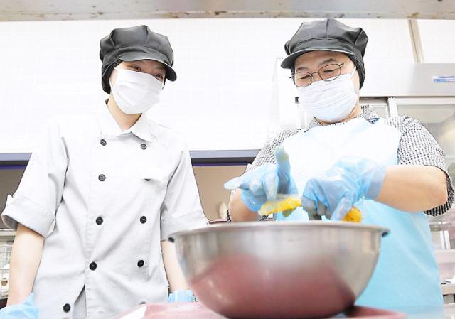 【認定こども園での調理・調理補助】扶養内勤務歓迎♪交通費規定支給☆未経験の方も丁寧な指導で安心！認定こども園での調理・調理補助