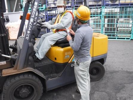 八芝運送株式会社の正社員情報 イーアイデム 横浜市鶴見区のフォークリフト求人情報 Id A