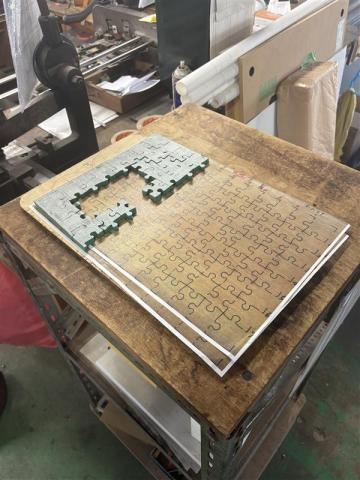 あなたが作った“抜型”を使った商品が、スーパー・コンビニ・ドラッグストアなどの店頭に並ぶ！家族や友達に自慢できるお仕事！