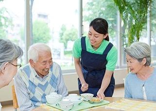 心のこもったサポートで皆様の“美味しい時間”を支えましょう。誰かの役に立っていると実感できるお仕事です。