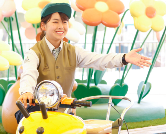 アルバイト大募集／勤務日・勤務時間は相談可能／いろいろな楽しい仕事があなたを待っています♪テーマパークでの接客スタッフ