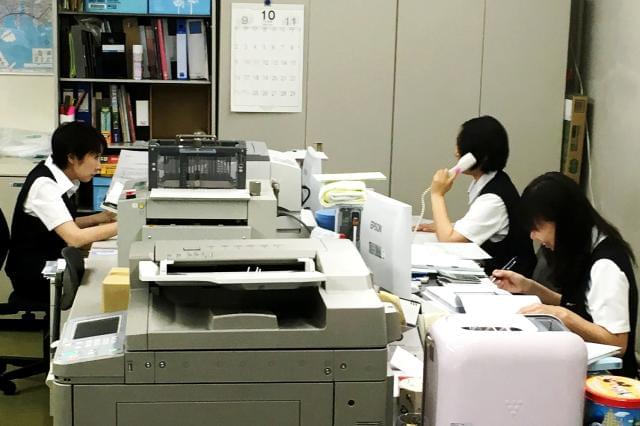 20~30代のスタッフが非常に多く、活気のある職場環境ですよ♪