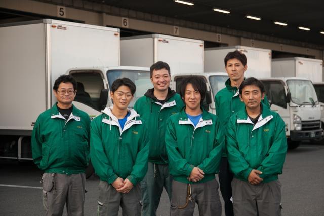 応募に必要なのは普通免許とやる気だけ◎ 新普通免許をお持ちの方には中型免許取得支援があります。