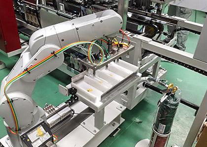 当社は産業機械の設計製造、建材部門(門扉)で事業を展開。オーダーメイド生産が9割を占めています。