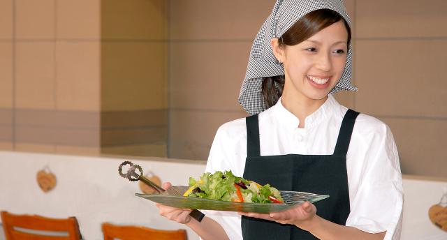 時給1,600円！未経験者大歓迎！夜中勤務/簡単な調理スタッフ/WワークOK/料理好き必見社員食堂内での調理補助スタッフ