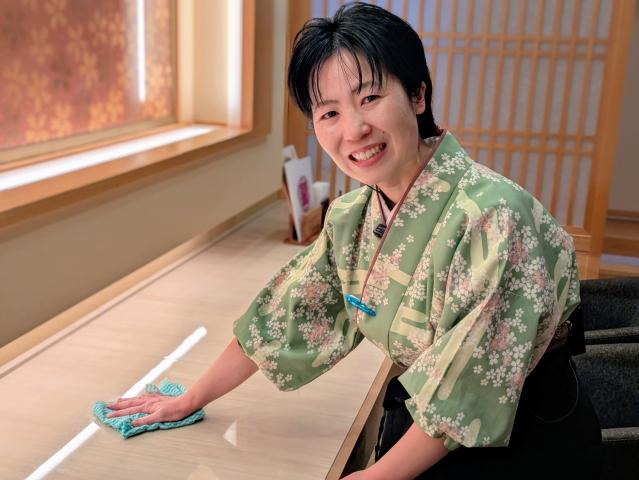【本庄店】和食のホールスタッフ/土日祝日は時給100円アップ★主婦(夫)、学生活躍中！うなぎや和食のホールスタッフ