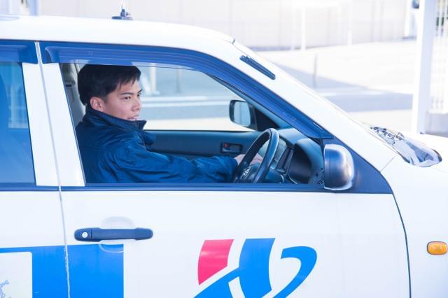 車の運転をすることが多くあります。安全に、丁寧に、マナーを守って。急いでいてもスピードは抑えて!