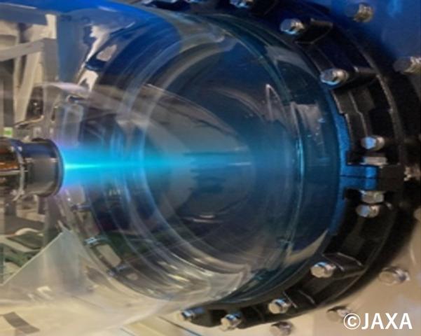 人工衛星用の電気推進エンジンの製造・販売を行っています。