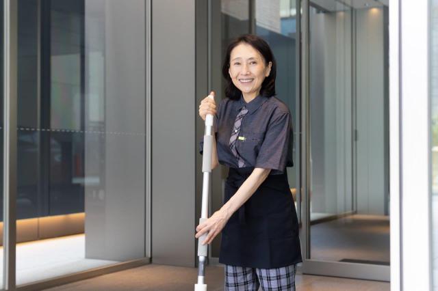 築地市場駅より徒歩4分【オフィスビルの清掃パート★土日祝休】未経験歓迎！シニア・女性活躍中！オフィスビルの清掃スタッフ